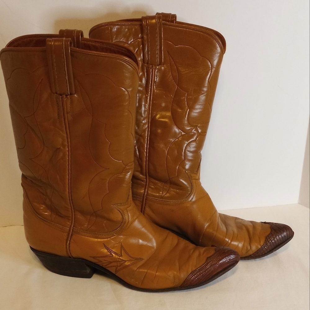 VINTAGE TONY LAMA TAN W/ BROWN Wingtip TOE COWBOY BOOTS SIZE 9 / 9.5